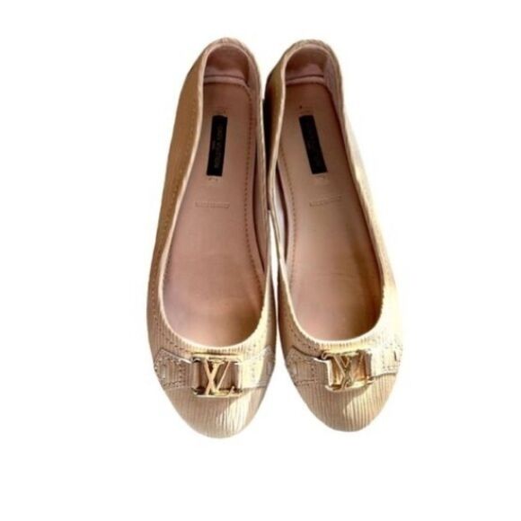 Louis Vuitton Flats - Picture 1 of 16